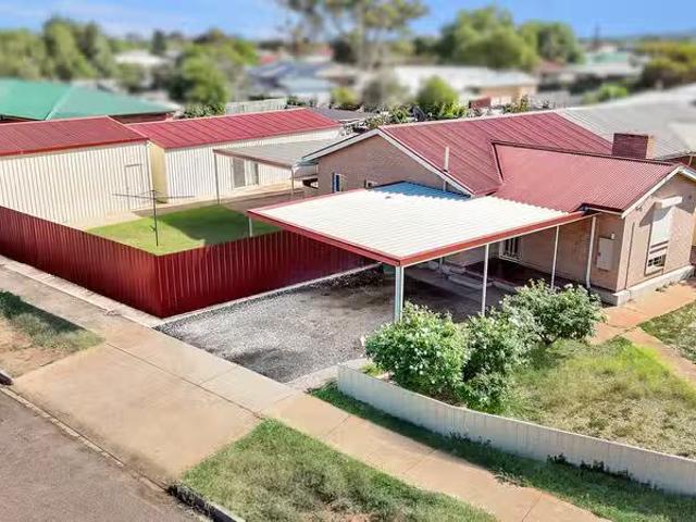 7 Berry Street, WHYALLA STUART, SA 5608 House for Rent