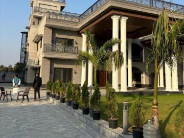 7 BHK Villa in Vasant Kunj for resale New Delhi. The reference number is 19910133