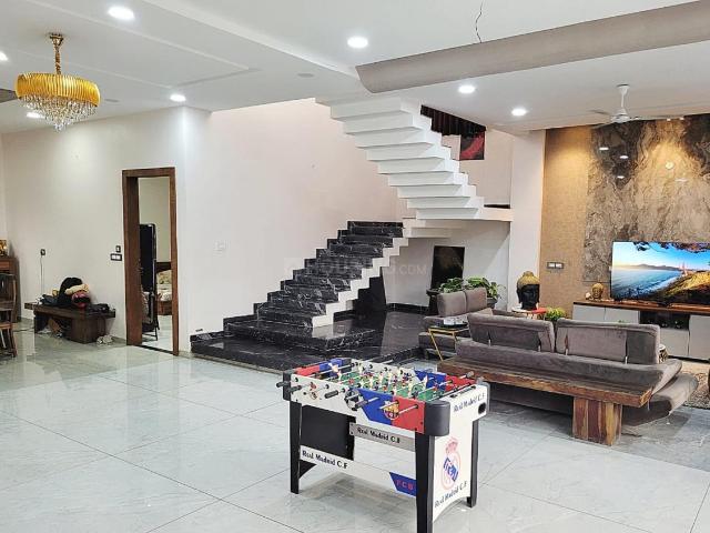 7 BHK Villa in Manglia for resale Indore. The reference number is 20363874