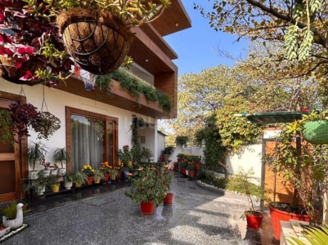 7 BHK Villa in Rajpur Road for resale Dehradun. The reference number is 20235328