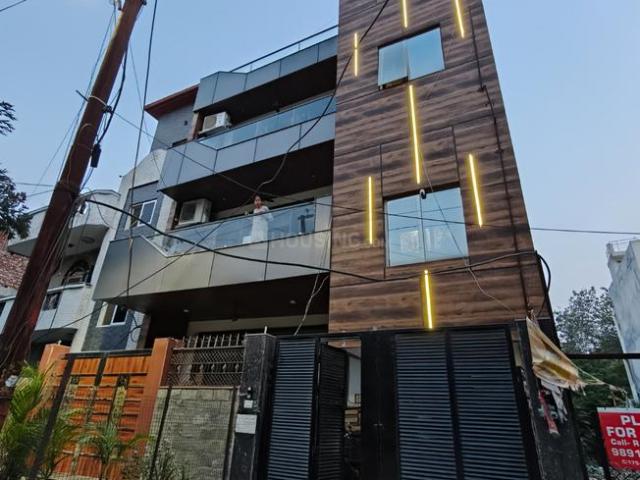 7 BHK Villa in Sector 49 for resale Noida. The reference number is 20705657