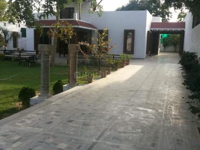 7 BHK Farm House in Vasant Kunj for rent New Delhi. The reference number is 20803593