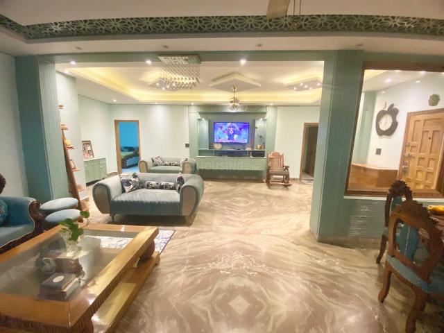 7 BHK Independent Builder Floor in Green Field Colony for resale Faridabad. The reference number is 17465549