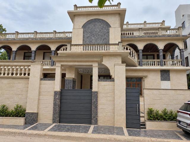7 BHK Independent House in T Nagar for resale Chennai. The reference number is 21188352