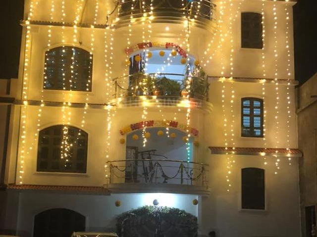 7 BHK Independent House in Ahmedabad Cantonment for resale Ahmedabad. The reference number is 19087807