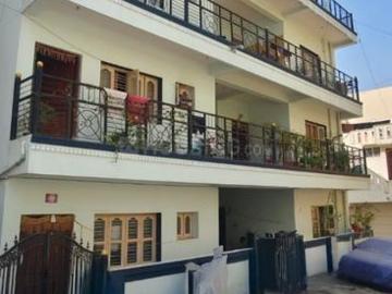 7 BHK Independent House in Basaveshwara Nagar for resale Bengaluru. The reference number is 20235264