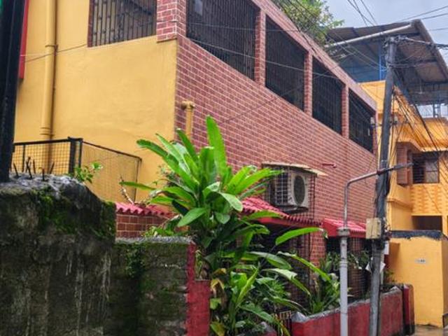 7 BHK Independent House in Dhakuria for resale Kolkata. The reference number is 21005233