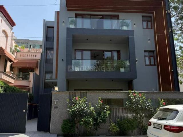 7 BHK Independent House in DLF Phase 1 for resale Gurgaon. The reference number is 18176444