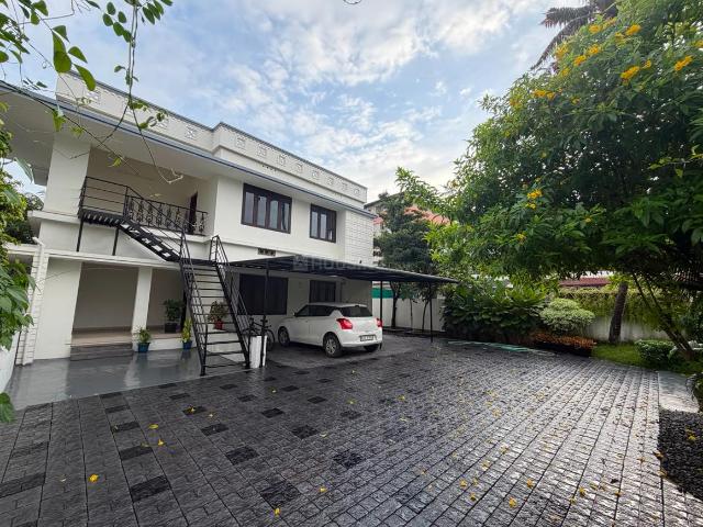 7 BHK Independent House in Edappally for rent Kochi. The reference number is 21012886