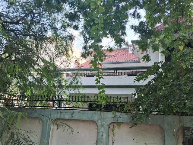 7 BHK Independent House in Mahanagar for resale Lucknow. The reference number is 21323956