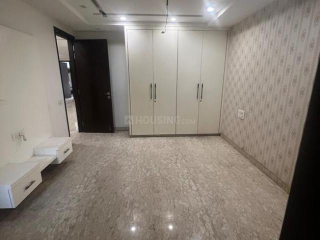 7 BHK Independent House in Model Town for resale New Delhi. The reference number is 12736878