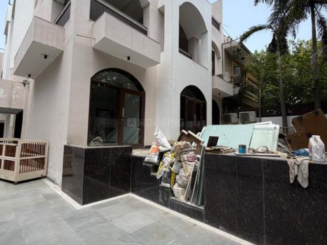 7 BHK Independent House in New Friends Colony for rent New Delhi. The reference number is 20301635