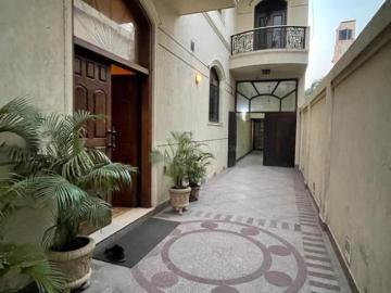 7 BHK Independent House in New Friends Colony for resale New Delhi. The reference number is 13073965