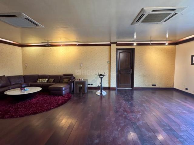 7 BHK Independent House in New Friends Colony for resale New Delhi. The reference number is 18394192