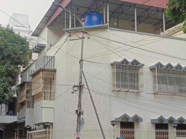 7 BHK Independent House in Paikpara for resale Kolkata. The reference number is 20448410