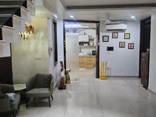 7 BHK Independent House in Paschim Vihar for resale New Delhi. The reference number is 19995394
