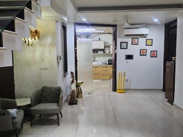 7 BHK Independent House in Paschim Vihar for resale New Delhi. The reference number is 19995394
