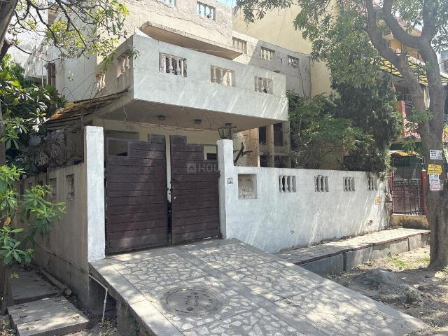 7 BHK Independent House in Sector 11 for resale Noida. The reference number is 20068557