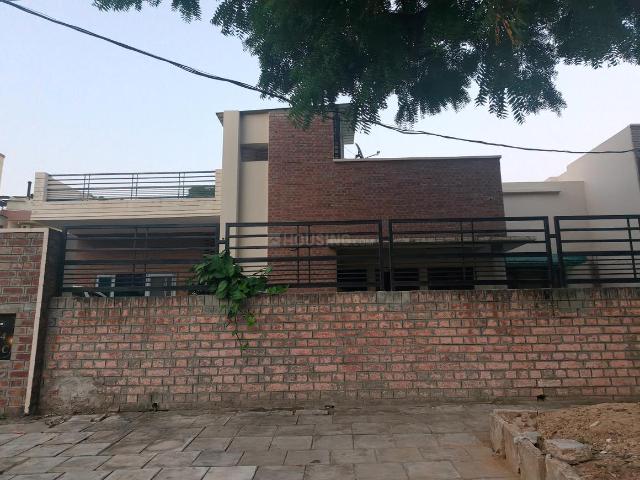 7 BHK Independent House in Sector 18 for resale Chandigarh. The reference number is 21226907