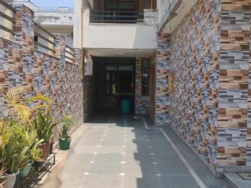 7 BHK Independent House in Sector 28 for resale Faridabad. The reference number is 19651479