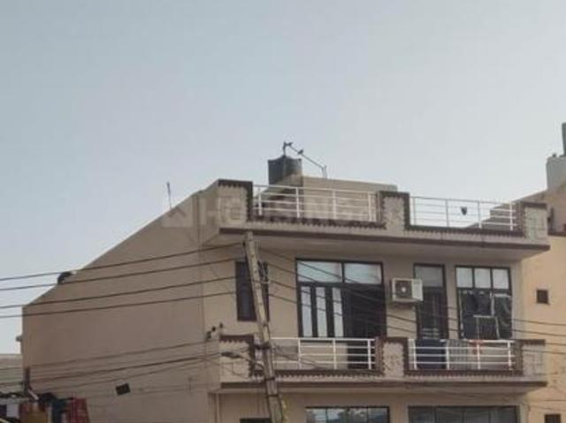 7 BHK Independent House in Sector 52 for resale Gurgaon. The reference number is 20772406