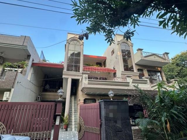 7 BHK Independent House in Sector 53 for resale Mohali. The reference number is 21298236