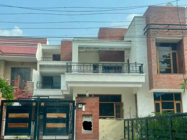 7 BHK Independent House in Sector 68 for resale Mohali. The reference number is 21179057