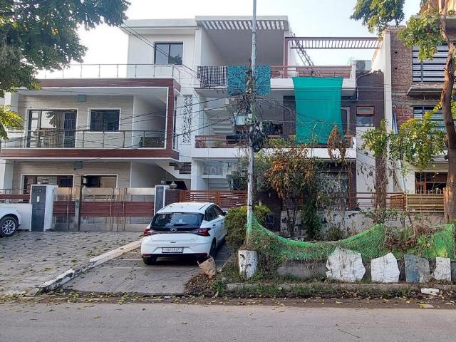 7 BHK Independent House in Sector 80 for resale Mohali. The reference number is 19444118