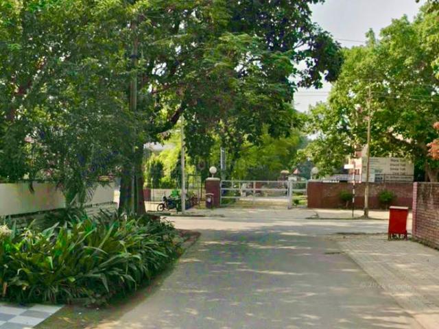 7 BHK Independent House in Sector 9 for resale Chandigarh. The reference number is 20343766