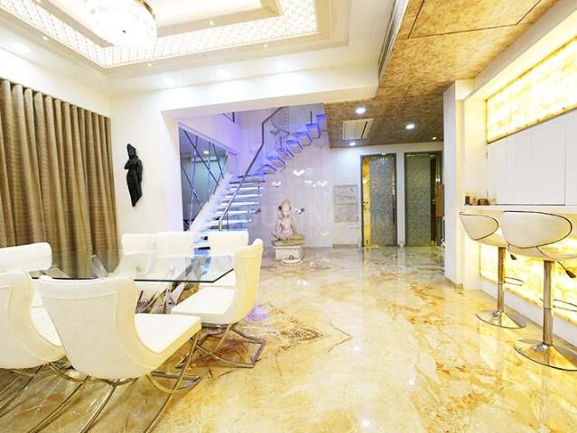 7 BHK Penthouse in Satellite for resale Ahmedabad. The reference number is 19484042