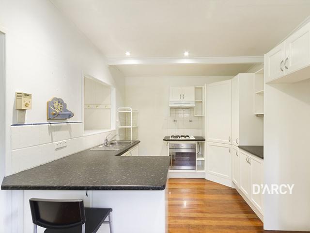 7 BLACKBUTT STKEPERRA, Australia