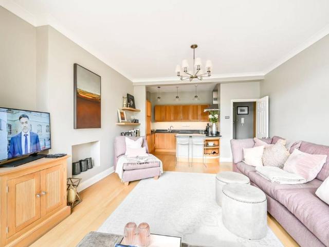7 Bolingbroke Grove, London, SW11 6ES, United Kingdom | 2 bed apartment for rent #116220752 | Rentberry