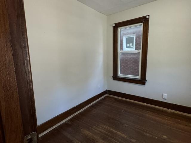 7 BR, 2 BA Apartment 521 Rankin Ave, Windsor, ON N9B2R6