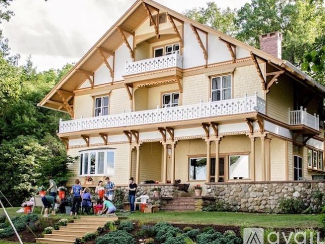 7 BR, 3.5 BA Apartment 154 Smith Rd, East Haddam, CT 06423