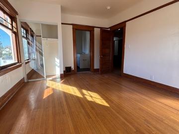 7 BR, 6 BA Apartment 2618 Kenwood Ave, Los Angeles, CA 90007