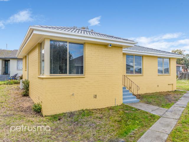 7 Bradman Street Petrusma Property