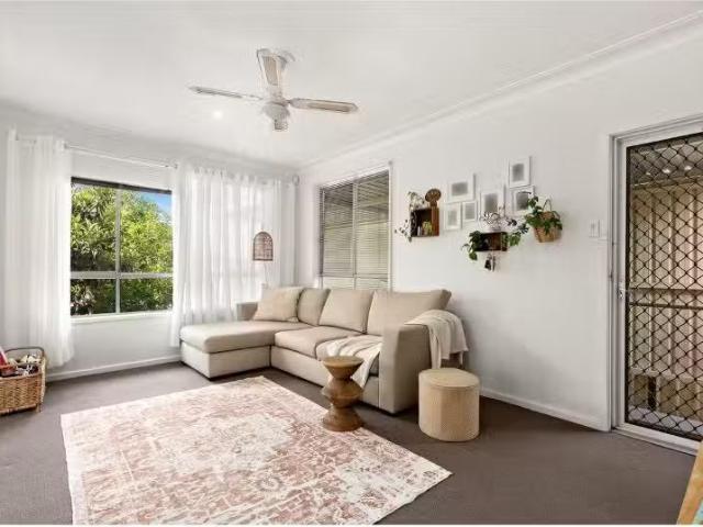 7 Braye Street, Speers Point House for rent Listed by Jules B.