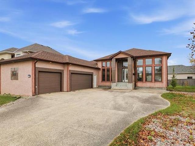 7 Brenner Bay, Winnipeg, MB, R2P 2S2 house for sale | Listing ID 202625 | Royal LePage