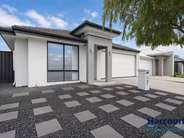 7 Bromley Road, WELLARD, WA 6170 House for Rent