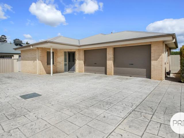 7 Bruno Place, LAVINGTON NSW 2641