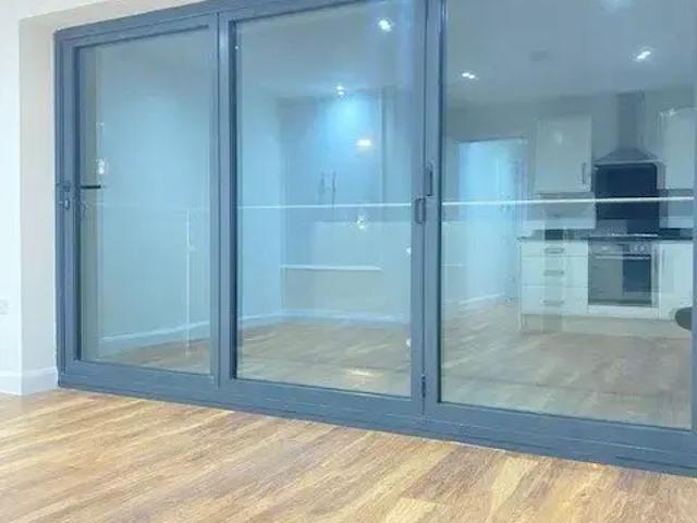7 Canberra Road, WEST EALING W13 1 bed flat to rent £1,750 pcm £404 pw