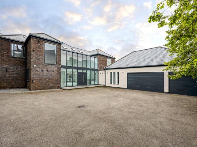 7 Carnatic Road, Liverpool, L18 8BY, United Kingdom | 6 bed house for rent #129952190 | Rentberry