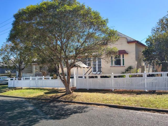 7 Chamberlain Street North Toowoomba