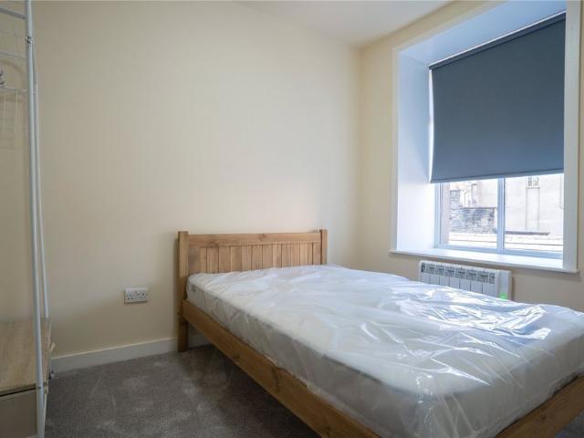 7 Chancery Lane, Huddersfield, HD1