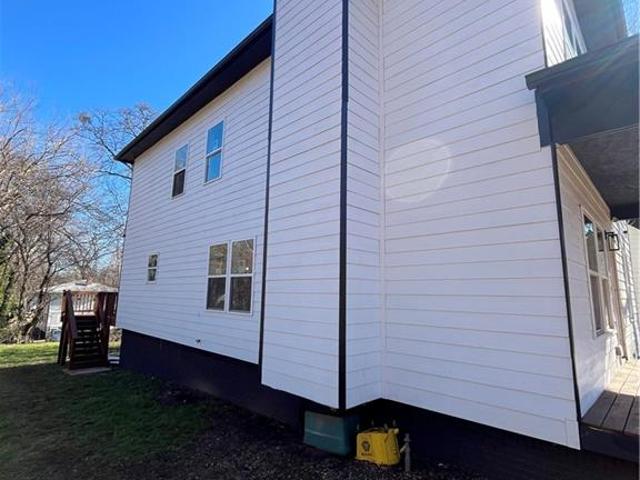 7 Charleston Avenue SE