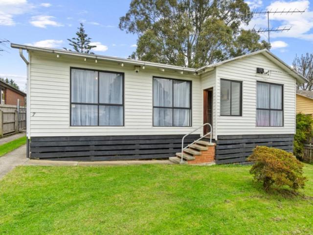 7 Charles Street Moe