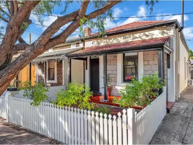 7 Clarence Street, Hyde Park House for rent Listed by Sue Ste.