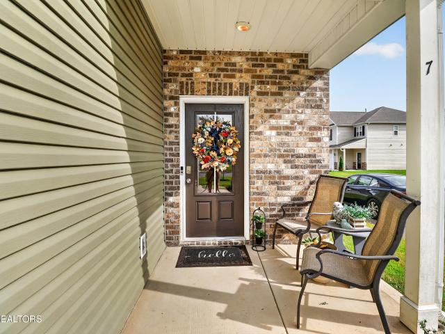 7 Cobblestone Court