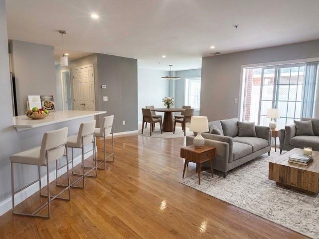 7 Conant Unit 19, Winchester, US, MA