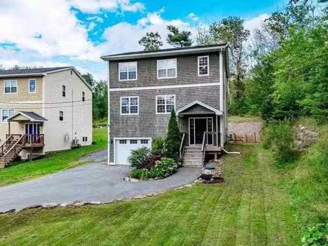 7 Copperhead Road, Fall River, NS, B2T 1W2 house for sale L.